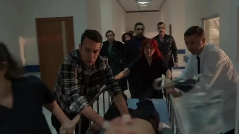 Кадры из сериала В конце ночи 12 серия 1 сезон (2022)